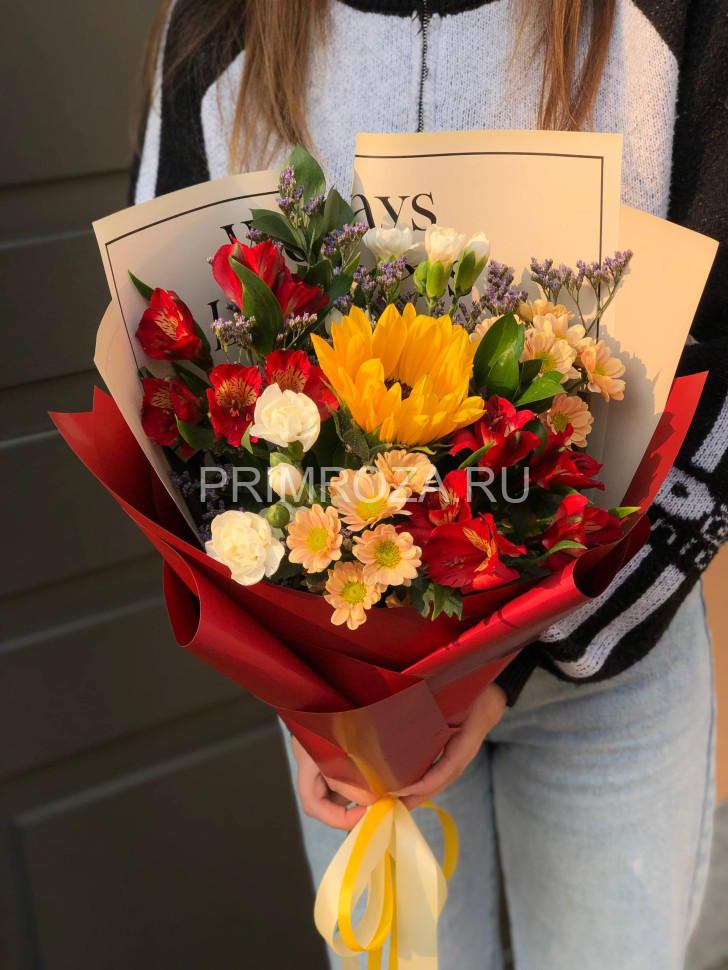 Сборный букет с подсолнухом #О7890 Flowers delivery Vladivostok