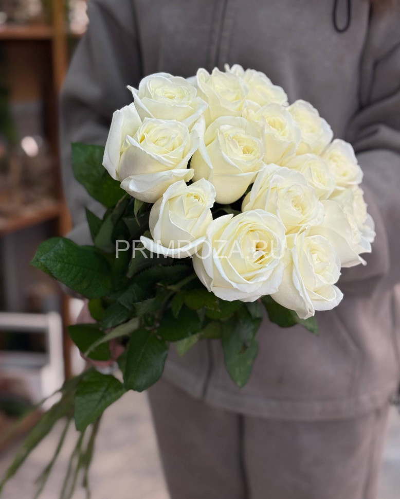 Букет из белых роз  Flowers delivery Vladivostok