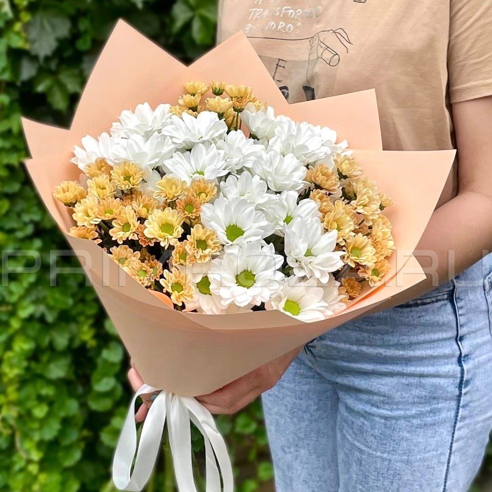 Bouquet of chrysanthemums and santini #H043 Flowers delivery Vladivostok