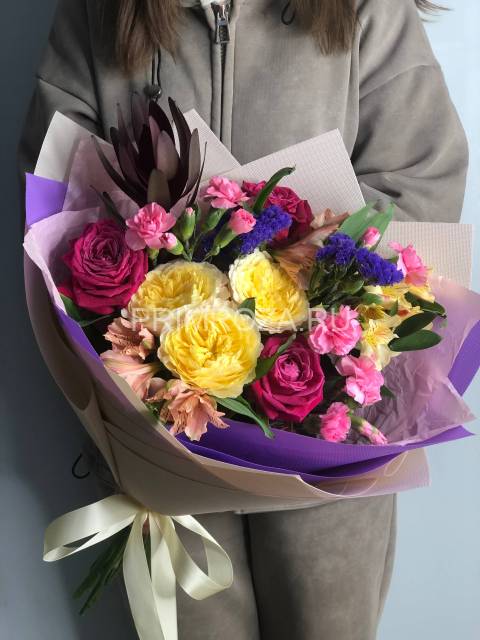 Сборный букет с пионовидной розой #A0024