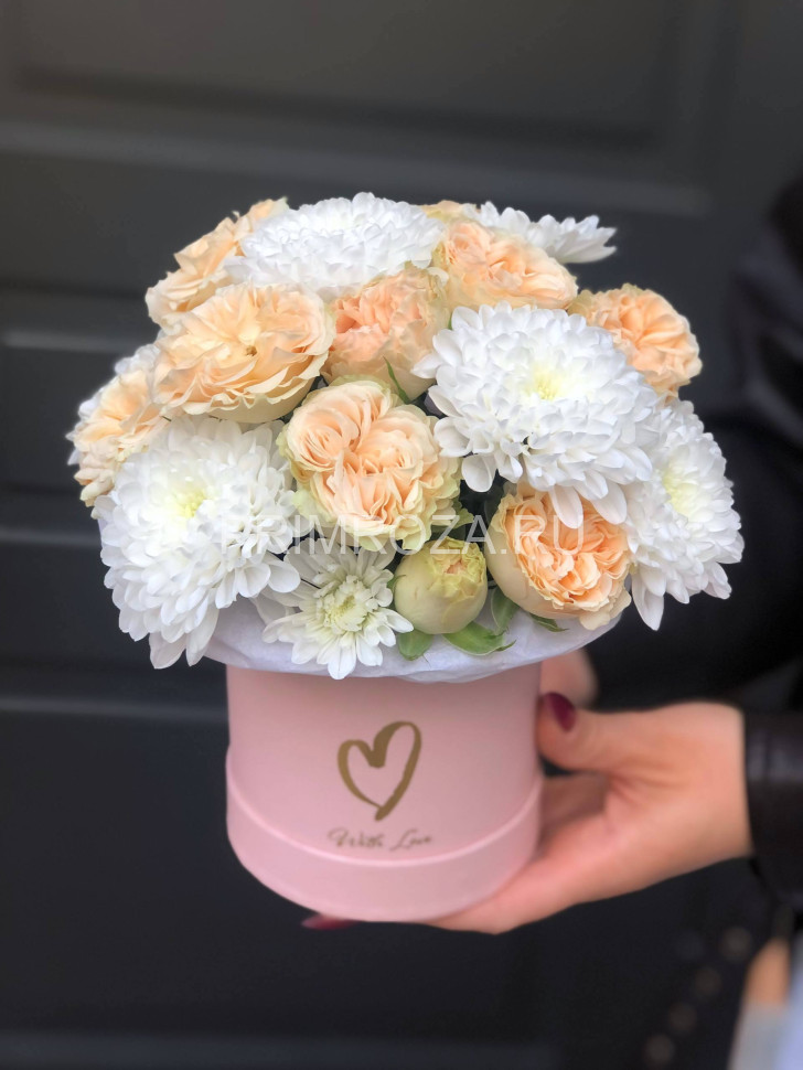 Композиция из роз и хризантем  Flowers delivery Vladivostok