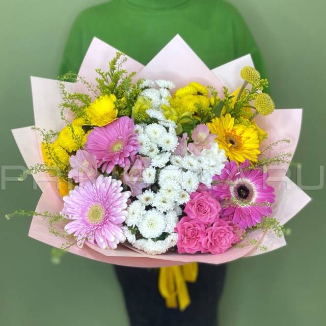 Bouquet in a decorative box #R5391