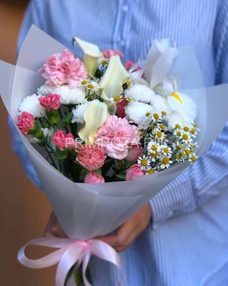 Букет- ассорти с каллами #6112 Flowers delivery Vladivostok