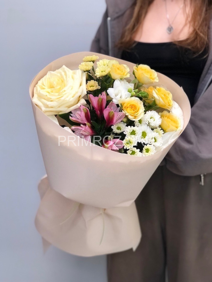 Сборный букет с пионовидной розой №7317 Flowers delivery Vladivostok