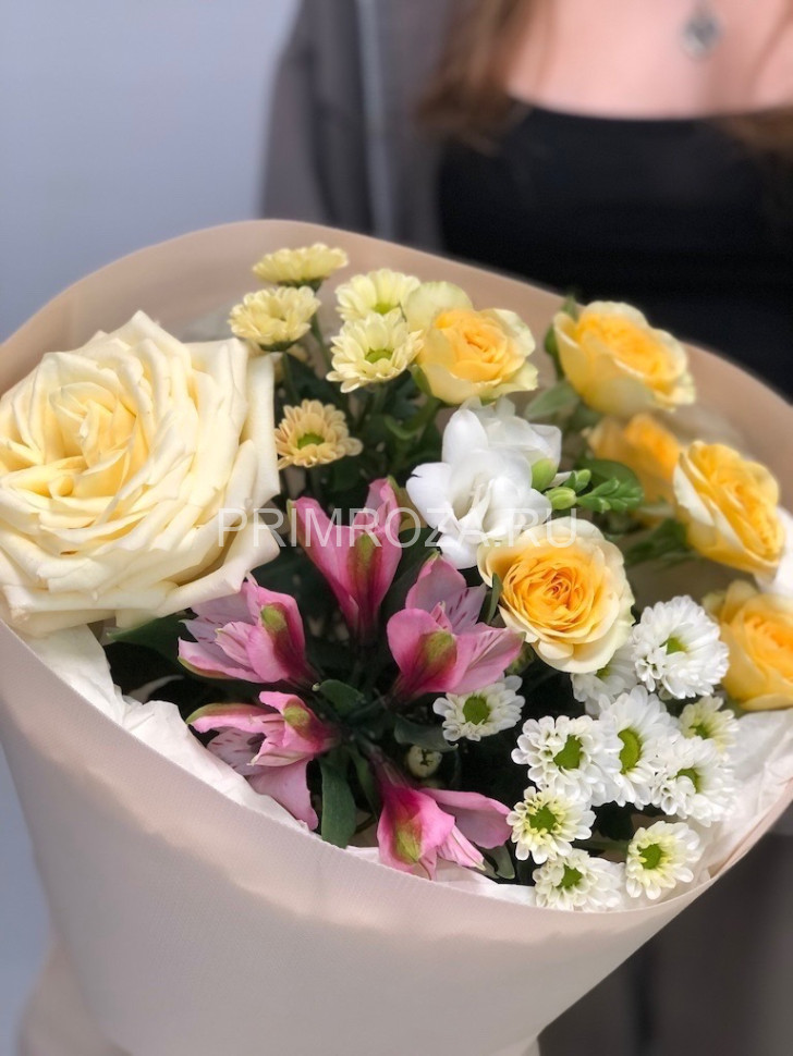 Сборный букет с пионовидной розой №7317 Flowers delivery Vladivostok