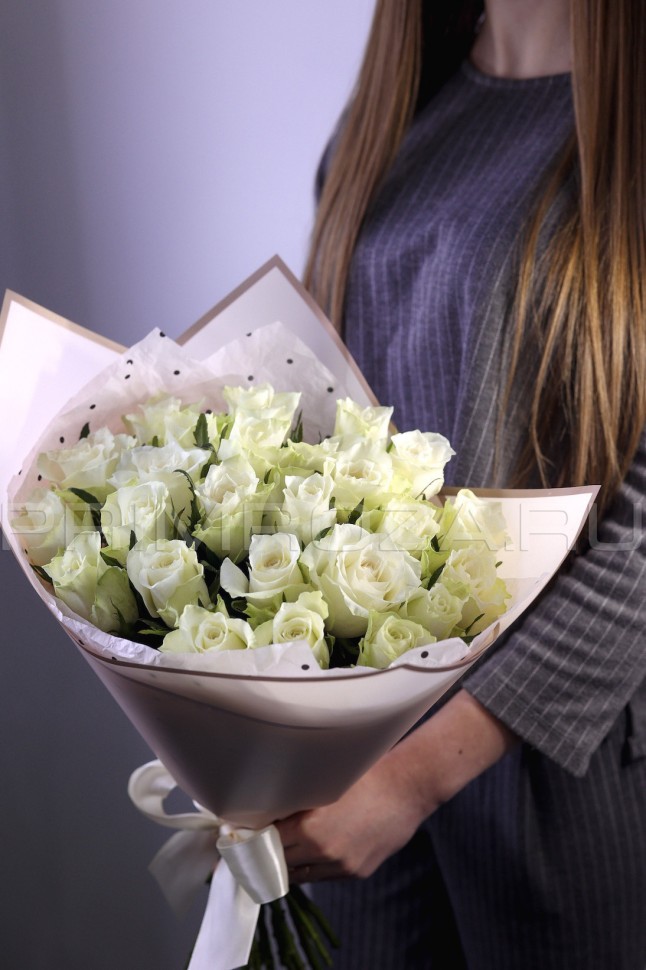 Bouquet of white Dutch roses  Flowers delivery Vladivostok