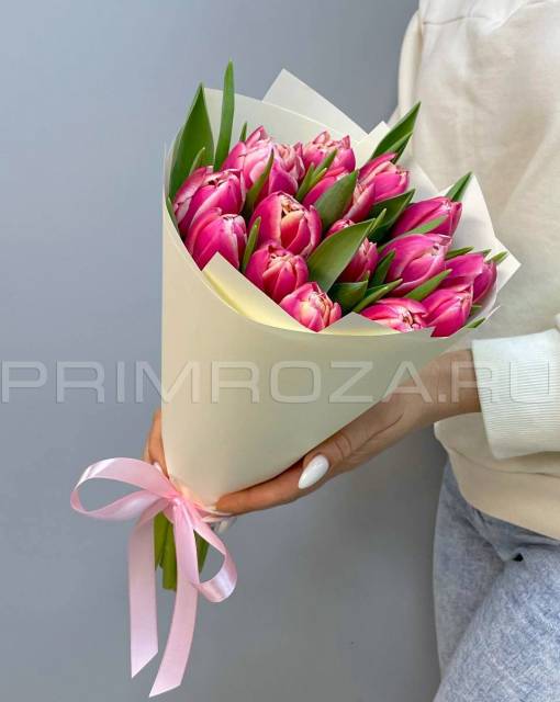 Bouquet of 25 fiery tulips 