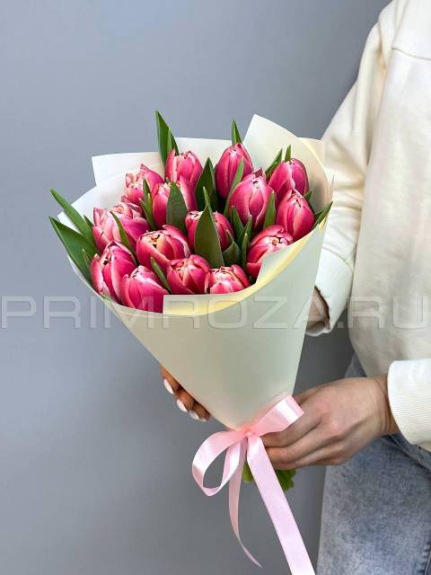 Bouquet of 25 fiery tulips 