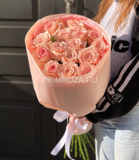 Букет из 15 розовых роз 
