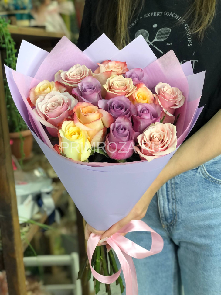 Bouquet of Ecuadorian roses #O9802 Flowers delivery Vladivostok