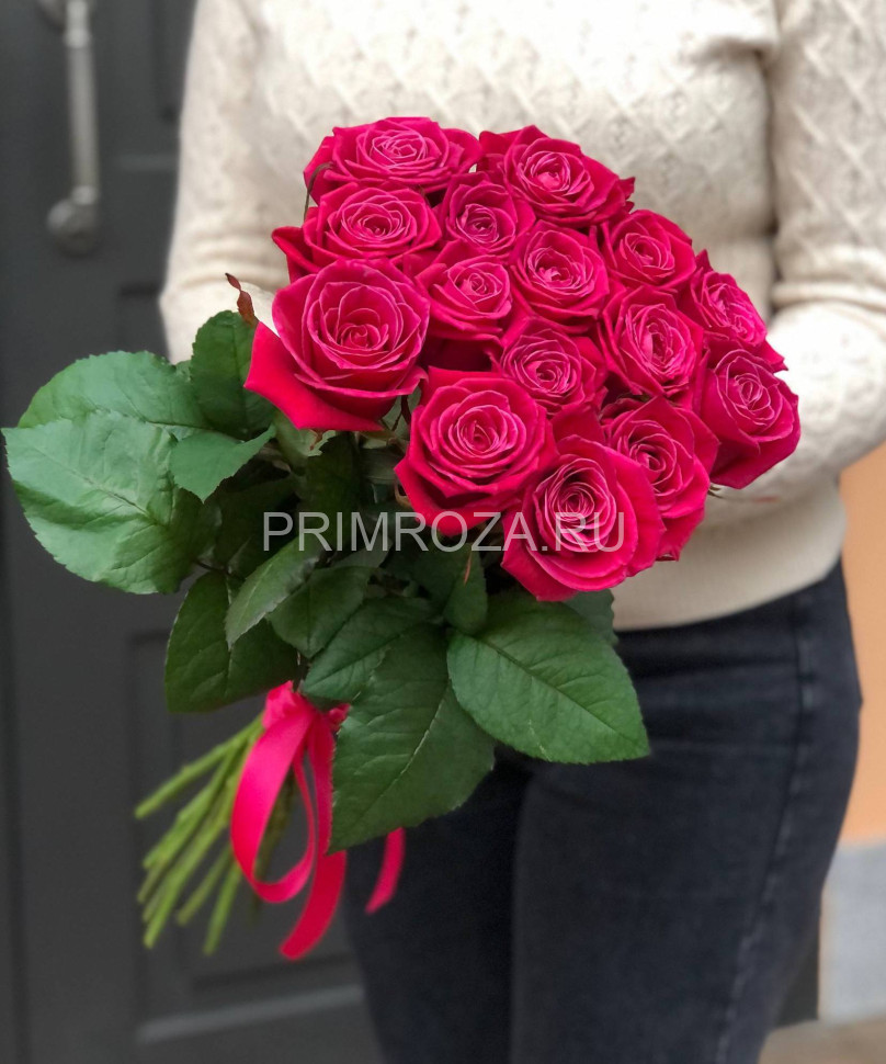 Букет из 15 малиновых роз #DM029 Flowers delivery Vladivostok
