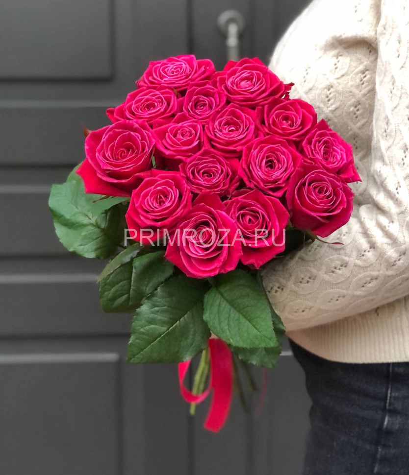 Букет из 15 малиновых роз #DM029 Flowers delivery Vladivostok