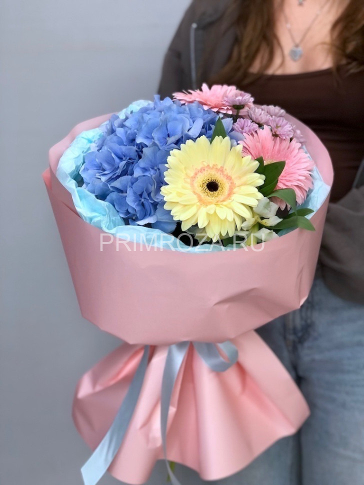 Букет из гортензии и гербер #7325 Flowers delivery Vladivostok