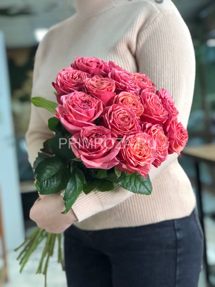 Букет из 15 пионовидных роз Flowers delivery Vladivostok