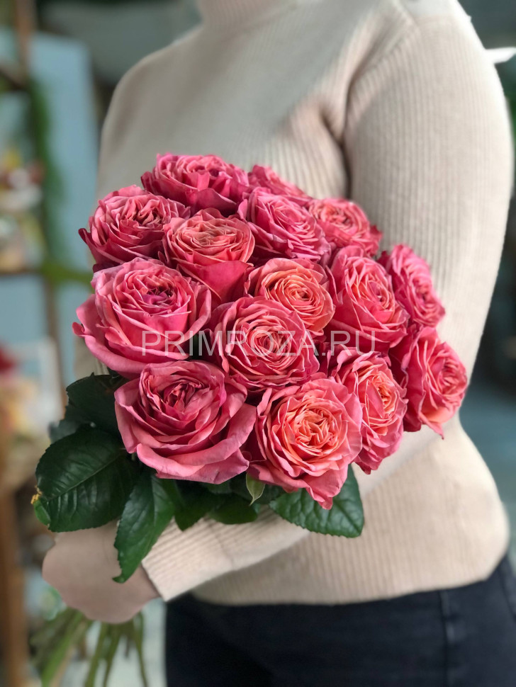 Букет из 15 пионовидных роз Flowers delivery Vladivostok