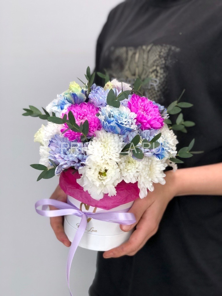 Композиция с разноцветными хризантемами и эустомой #7238 Flowers delivery Vladivostok