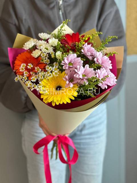 Prefabricated bouquet with nerine #6691