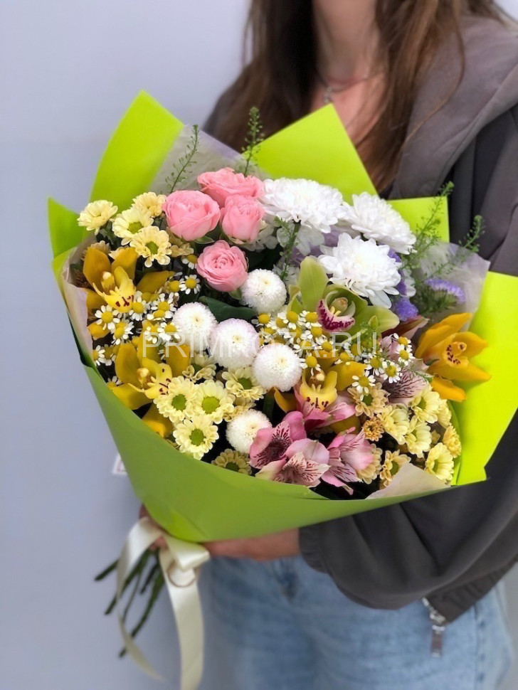Сборный букет с орхидеей #7330 Flowers delivery Vladivostok