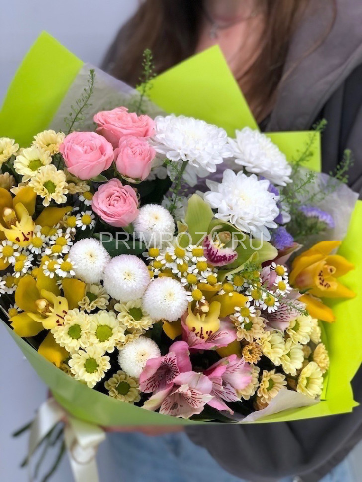 Сборный букет с орхидеей #7330 Flowers delivery Vladivostok