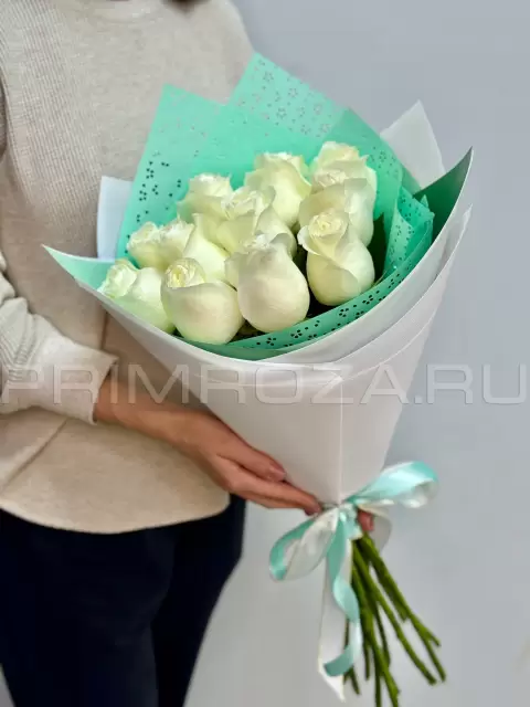 Bouquet of 11 white roses 