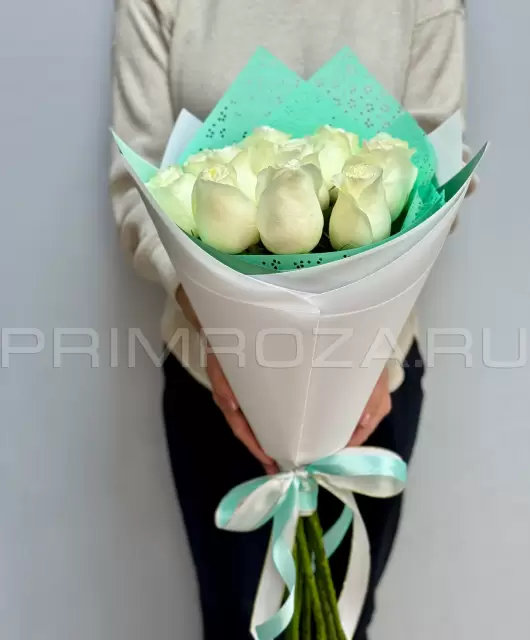 Bouquet of 11 white roses 