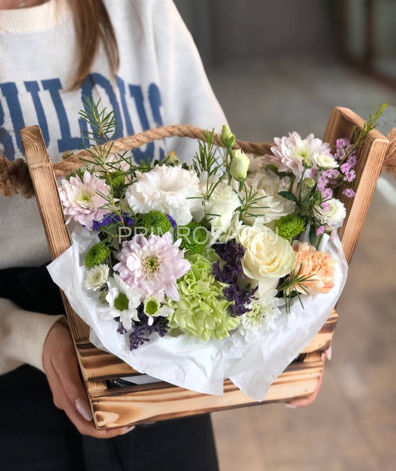 Сборный букет в декоративном ящике  #A1551 Flowers delivery Vladivostok