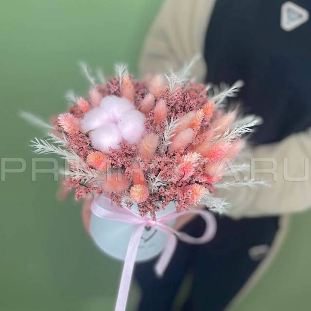 Bouquet of dried flowers in a decorative box #S0126