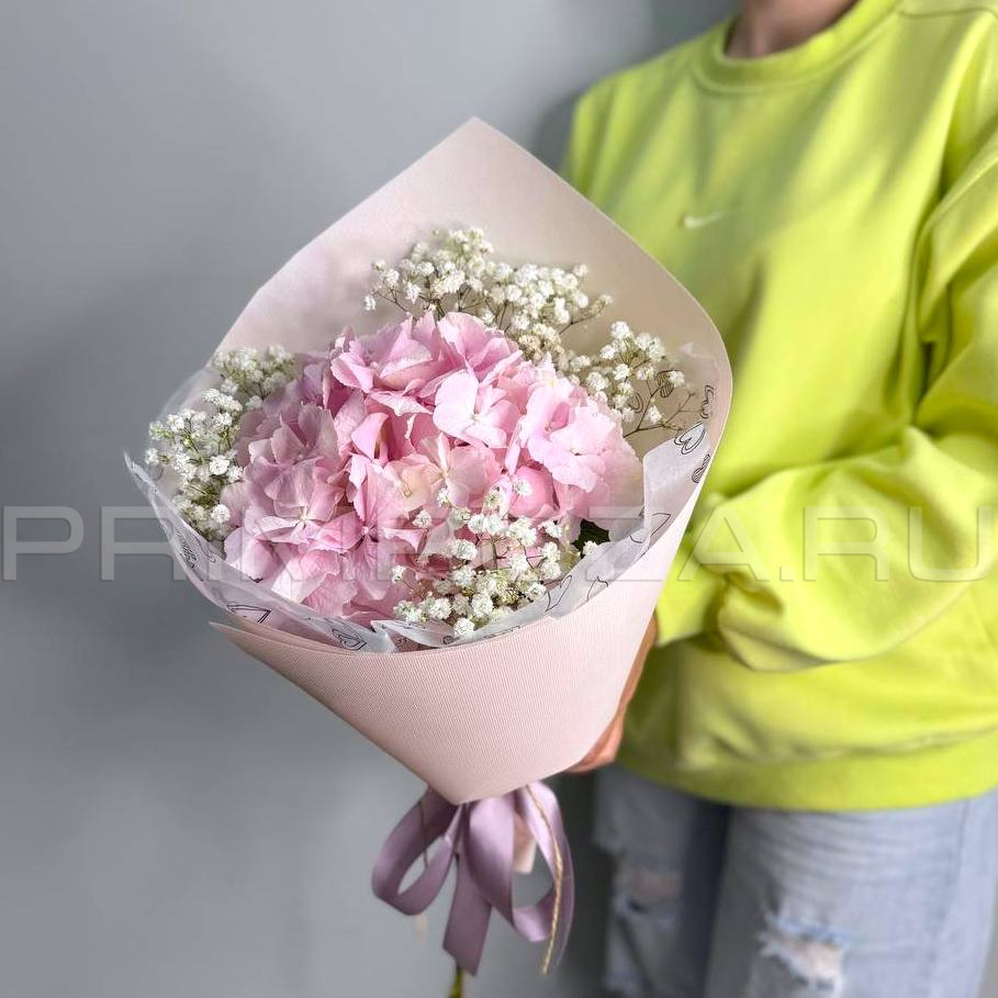 Bouquet of hydrangeas and gypsophila Flowers delivery Vladivostok