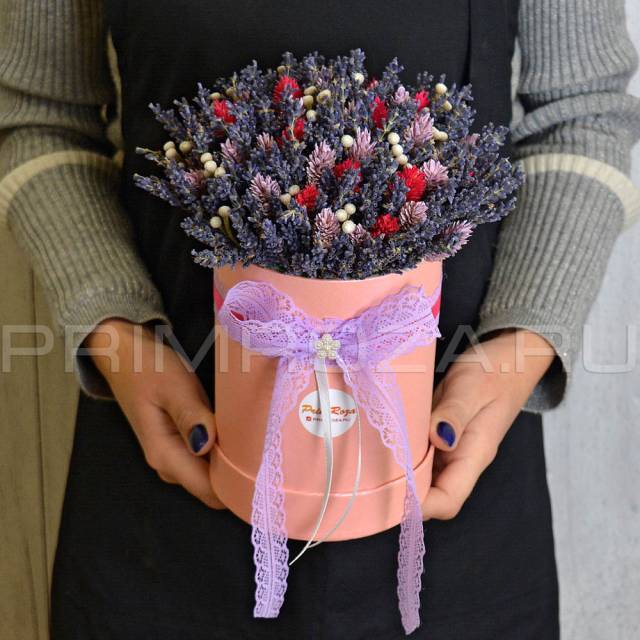 Bouquet of dried flowers in decorative box #S006
