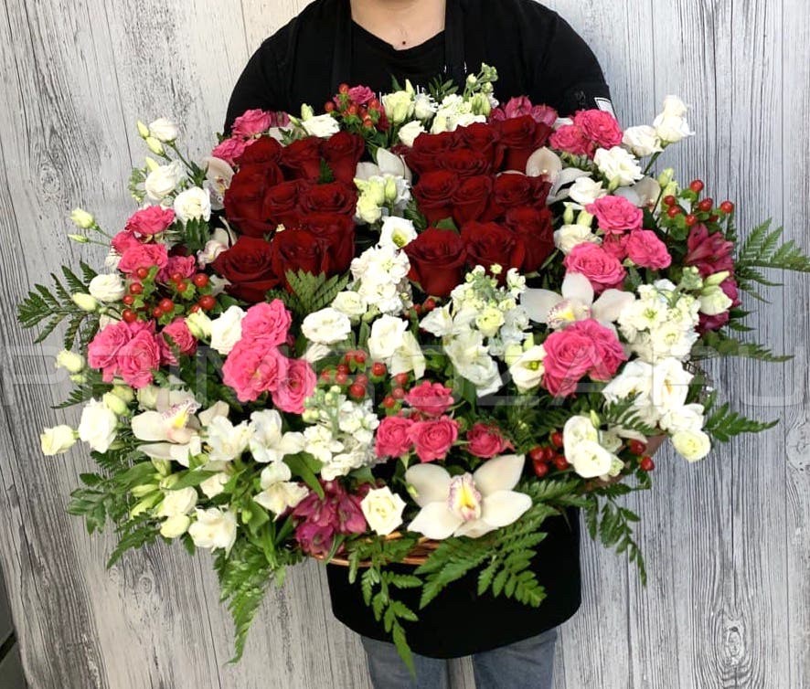 Prefabricated bouquet in the basket #A3452 Flowers delivery Vladivostok
