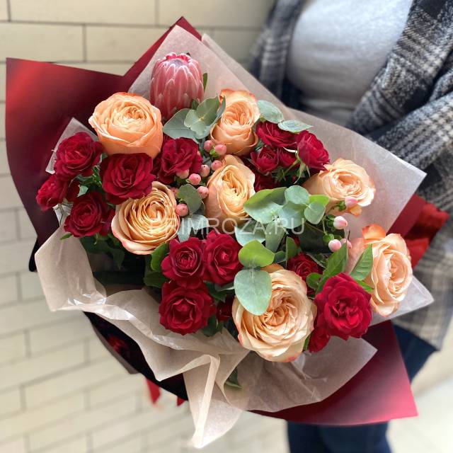 Prefabricated bouquet with protea #A5478
