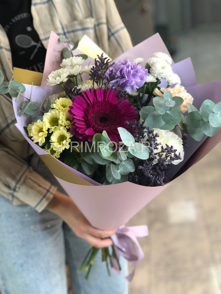 Сборный букет с герберой #6840 Flowers delivery Vladivostok
