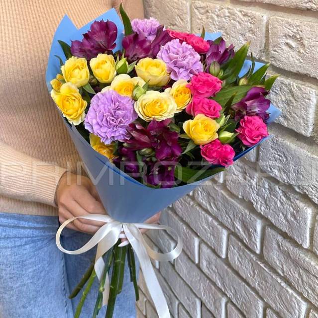 Prefabricated bouquet with moon carnations # A1609