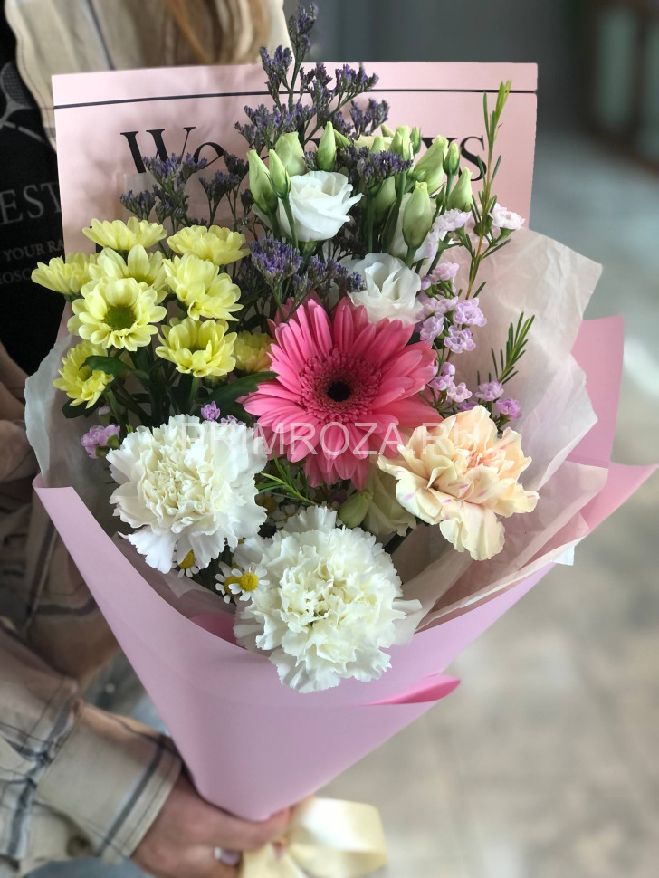 Сборный букет с герберой #6841 Flowers delivery Vladivostok