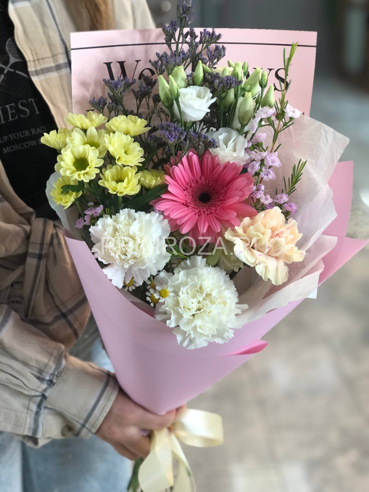 Сборный букет с герберой #6841 Flowers delivery Vladivostok