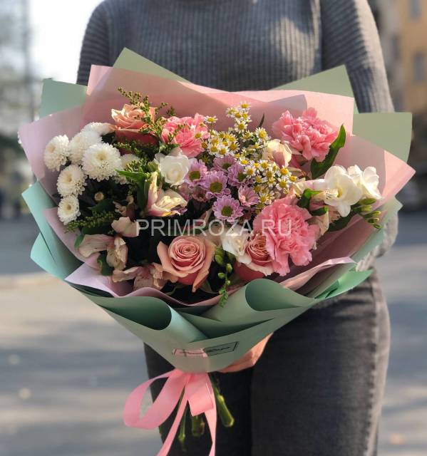 Сборный букет с фрезией