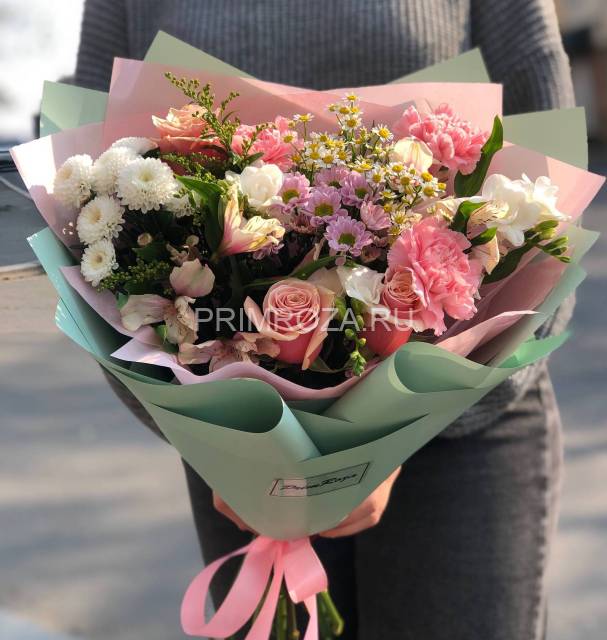 Сборный букет с фрезией