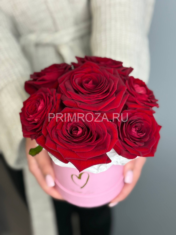 Композиция из 7 красных роз  Flowers delivery Vladivostok