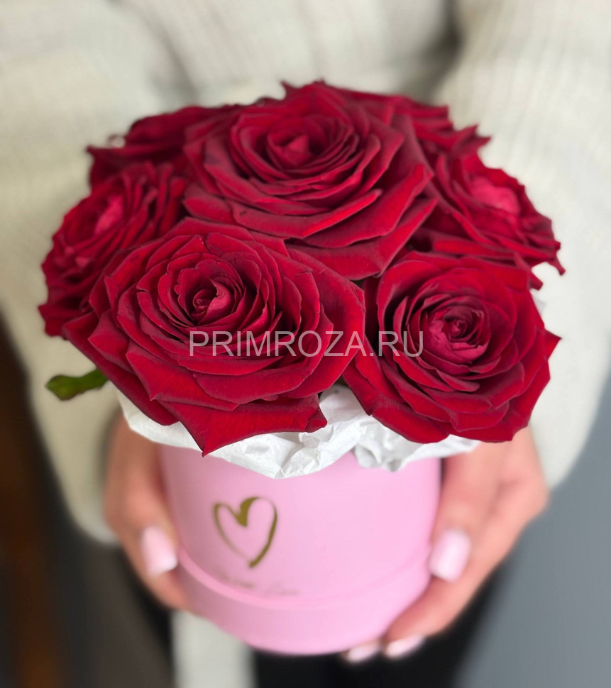 Композиция из 7 красных роз  Flowers delivery Vladivostok