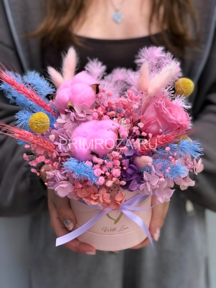 Композиция из суховетов с гортензией ,хлопком,  розой и краспедией Flowers delivery Vladivostok