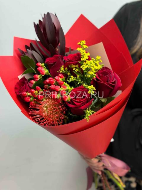 Экзотический букет с нутаном и лейкодендроном  