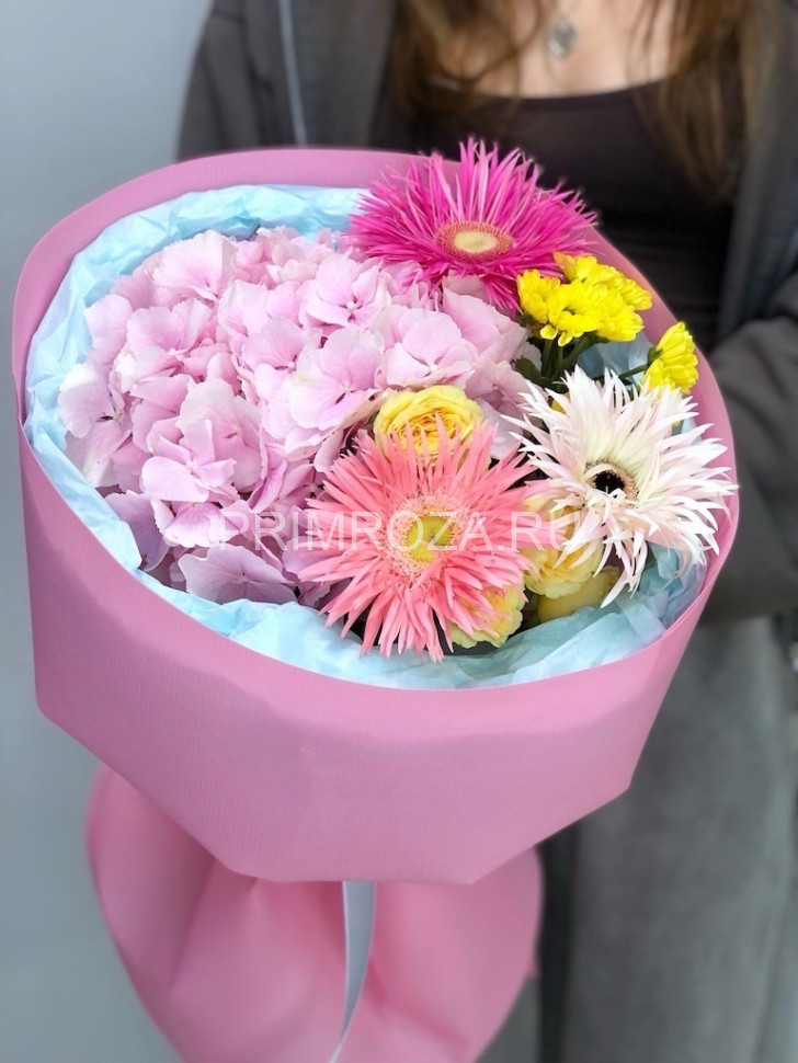 Букет из гортензии и гербер #7341 Flowers delivery Vladivostok