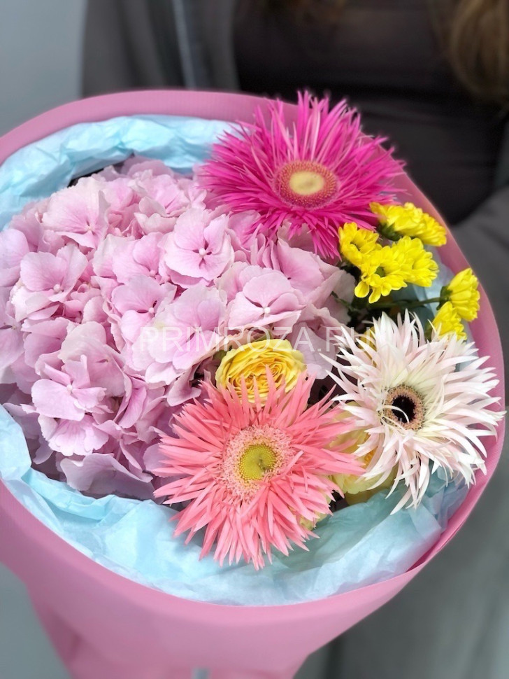 Букет из гортензии и гербер #7341 Flowers delivery Vladivostok