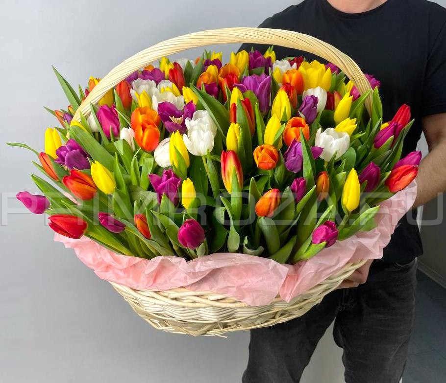 Корзина из тюльпанов  Flowers delivery Vladivostok