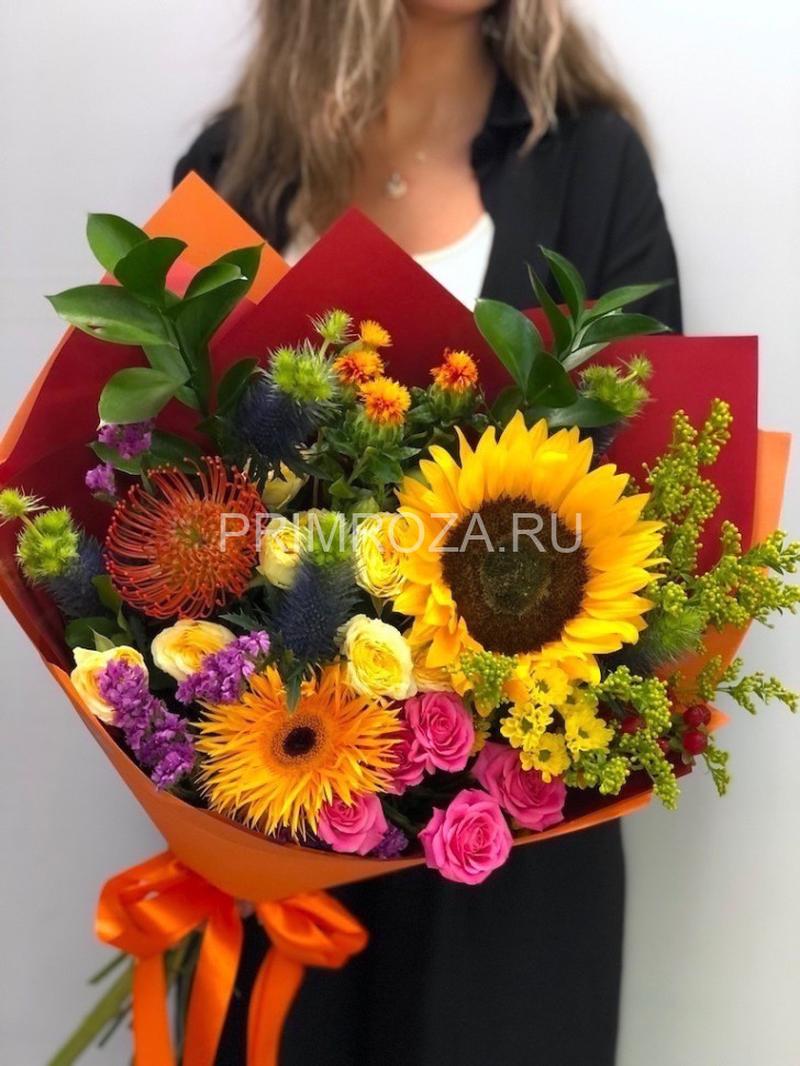Який букет с подсолнухом и нутаном #7347 Flowers delivery Vladivostok