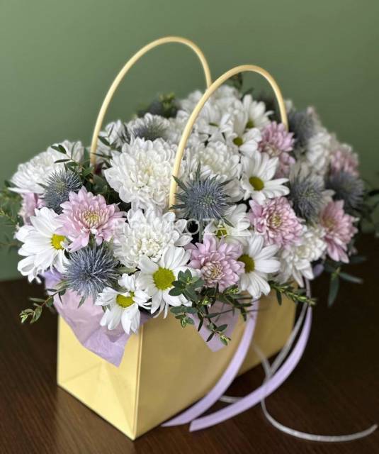 Сборный букет в сумочке #A3014