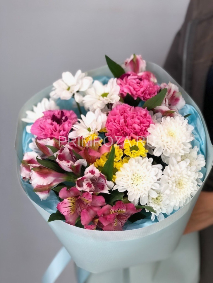 Букет-ассорти с гвоздикой  #7348 Flowers delivery Vladivostok