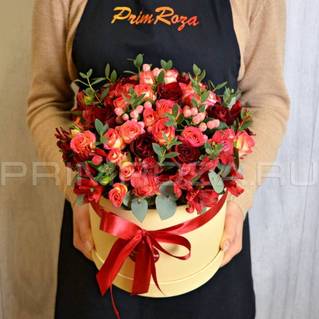 Mixed bouquet in a decorative box #A8996