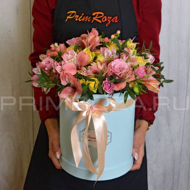 Mixed bouquet in a decorative box #A8996