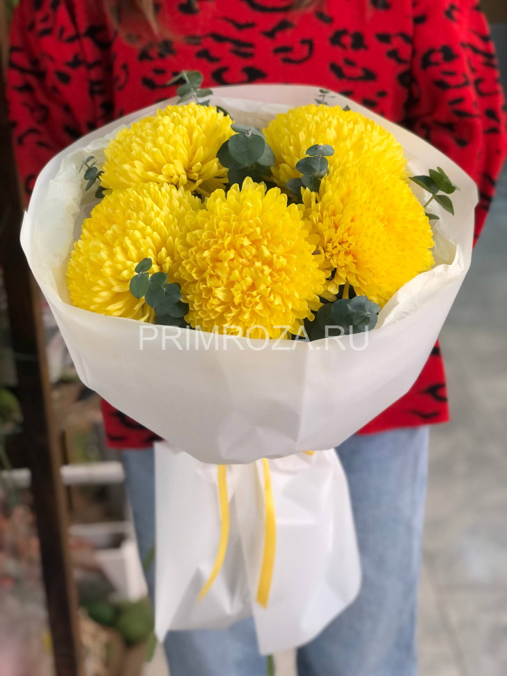 Букет из 5 одноголовых хризантем Flowers delivery Vladivostok